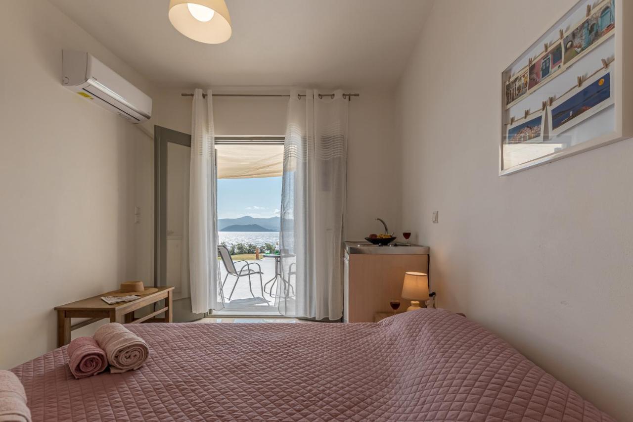 Dionysus House And Ariadne Apartment Stelida  Eksteriør bilde